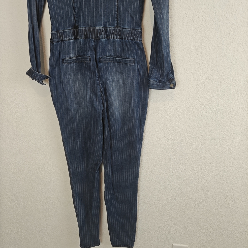 Bebe Denim Pinstripe Jumpsuit Sz 28 (US 6) V-Neck Button Chic Utility One-piece - Picture 14 of 16